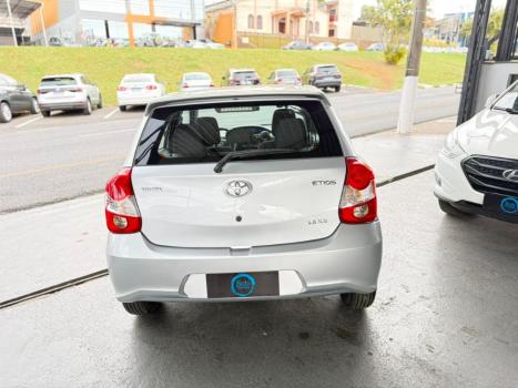 TOYOTA Etios Hatch 1.5 16V 4P FLEX XS AUTOMTICO, Foto 5