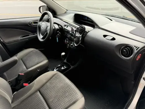 TOYOTA Etios Hatch 1.5 16V 4P FLEX XS AUTOMTICO, Foto 10
