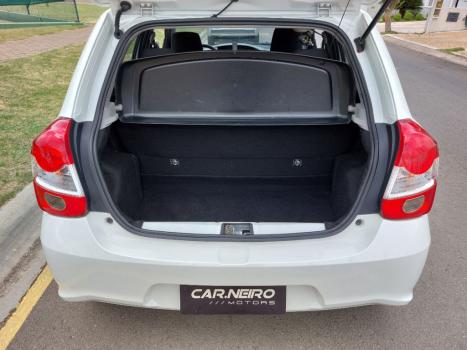 TOYOTA Etios Hatch 1.5 16V 4P FLEX XS AUTOMTICO, Foto 4