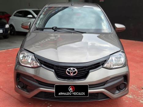 TOYOTA Etios Hatch 1.3 16V 4P FLEX, Foto 2