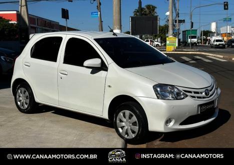 TOYOTA Etios Hatch 1.3 16V 4P FLEX X AUTOMÁTICO, Foto 4 TOYOTA Etios Hatch 1.3 16V 4P FLEX X AUTOMÁTICO, Foto 4