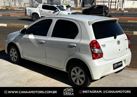 TOYOTA Etios Hatch 1.3 16V 4P FLEX X AUTOMÁTICO, Foto 7 TOYOTA Etios Hatch 1.3 16V 4P FLEX X AUTOMÁTICO, Foto 7