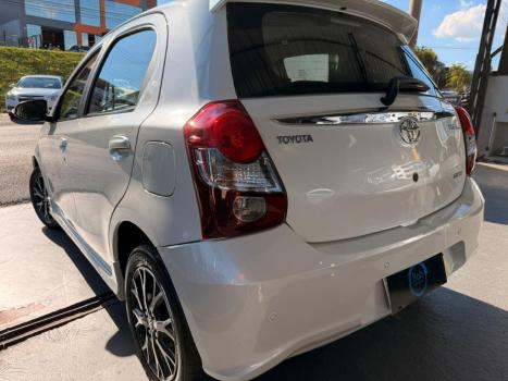 TOYOTA Etios Hatch 1.5 16V 4P FLEX PLATINUM AUTOMTICO, Foto 3