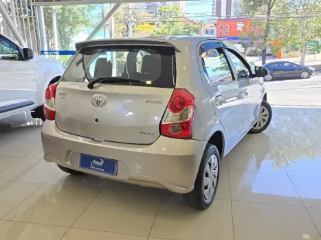 TOYOTA Etios Hatch 1.5 16V 4P FLEX XS, Foto 6