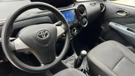 TOYOTA Etios Hatch 1.3 16V 4P FLEX, Foto 10