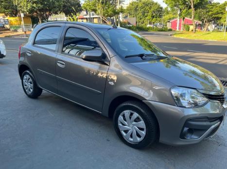 TOYOTA Etios Hatch 1.5 16V 4P FLEX XS AUTOM�TICO, Foto 3