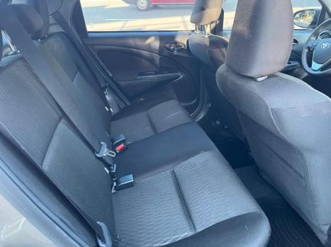 TOYOTA Etios Hatch 1.5 16V 4P FLEX XS AUTOM�TICO, Foto 9