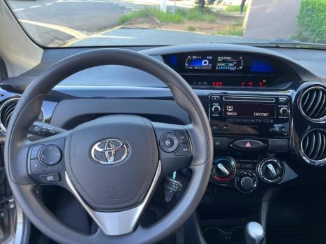 TOYOTA Etios Hatch 1.5 16V 4P FLEX XS AUTOM�TICO, Foto 12