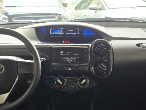 TOYOTA Etios Hatch 1.3 16V 4P FLEX X, Foto 8