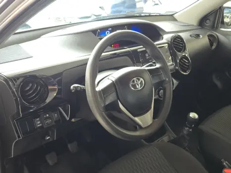 TOYOTA Etios Hatch 1.3 16V 4P FLEX X, Foto 13