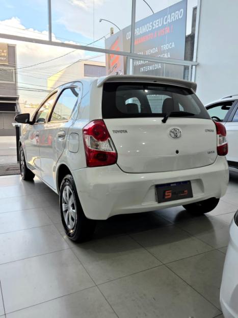 TOYOTA Etios Hatch 1.5 16V 4P FLEX XS, Foto 3