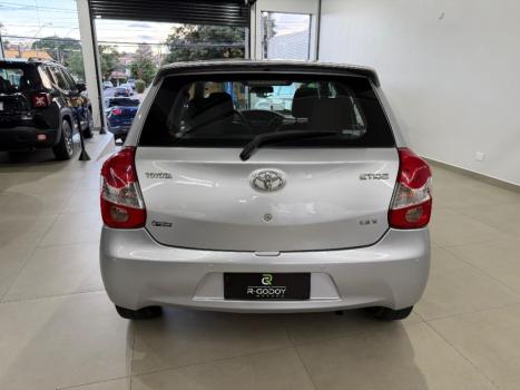 TOYOTA Etios Hatch 1.3 16V 4P FLEX X, Foto 5