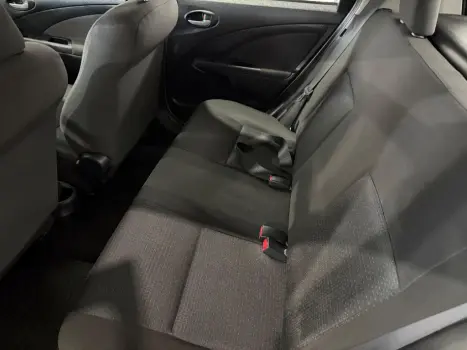 TOYOTA Etios Hatch 1.3 16V 4P FLEX X, Foto 8