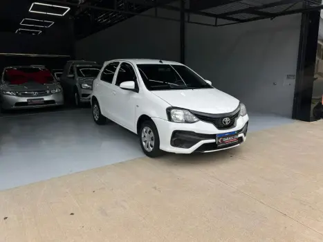 TOYOTA Etios Hatch 1.3 16V 4P FLEX X, Foto 4