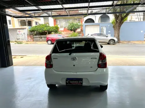 TOYOTA Etios Hatch 1.3 16V 4P FLEX X, Foto 6
