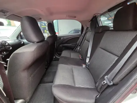 TOYOTA Etios Hatch 1.3 16V 4P FLEX X, Foto 13