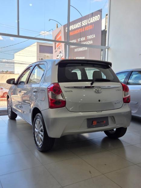 TOYOTA Etios Hatch 1.5 16V 4P FLEX XLS, Foto 3