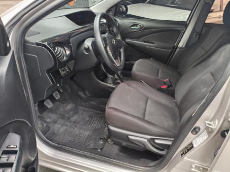 TOYOTA Etios Hatch 1.3 16V 4P FLEX X, Foto 14