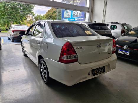 TOYOTA Etios Hatch 1.5 16V 4P FLEX PLATINUM, Foto 2