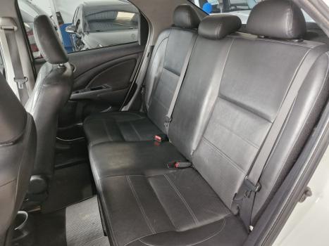 TOYOTA Etios Hatch 1.5 16V 4P FLEX PLATINUM, Foto 4