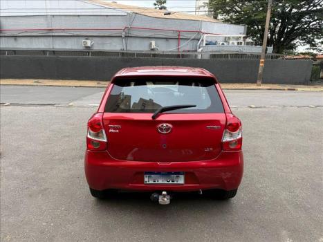 TOYOTA Etios Hatch 1.3 16V 4P FLEX X AUTOM�TICO, Foto 4