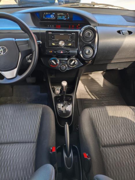 TOYOTA Etios Hatch 1.3 16V 4P FLEX X AUTOM�TICO, Foto 16