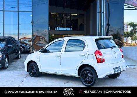 TOYOTA Etios Hatch 1.3 16V 4P FLEX X AUTOM�TICO, Foto 4