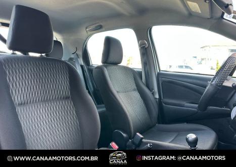 TOYOTA Etios Hatch 1.3 16V 4P FLEX X AUTOM�TICO, Foto 7