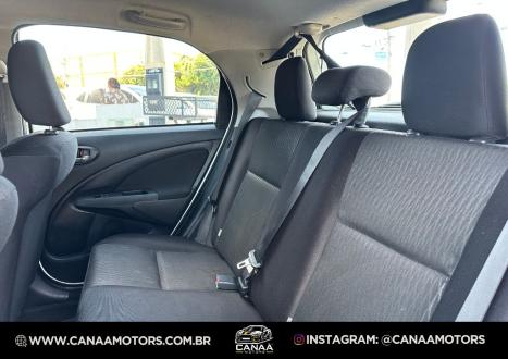TOYOTA Etios Hatch 1.3 16V 4P FLEX X AUTOM�TICO, Foto 8