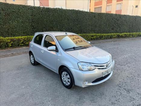 TOYOTA Etios Hatch 1.3 16V 4P FLEX X, Foto 1