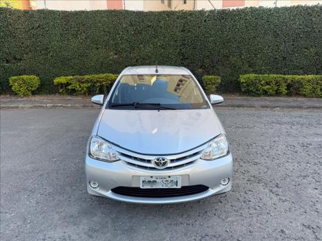TOYOTA Etios Hatch 1.3 16V 4P FLEX X, Foto 2