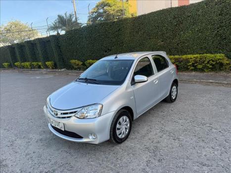 TOYOTA Etios Hatch 1.3 16V 4P FLEX X, Foto 3