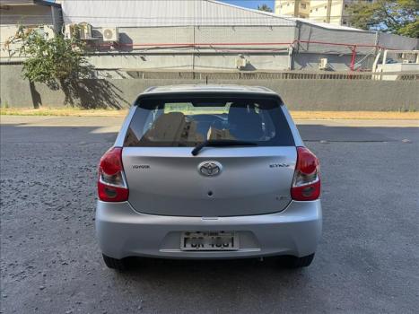 TOYOTA Etios Hatch 1.3 16V 4P FLEX X, Foto 4