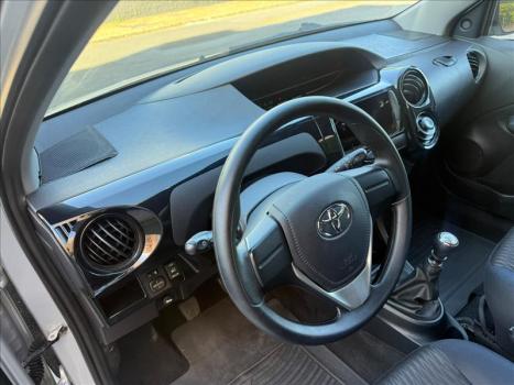 TOYOTA Etios Hatch 1.3 16V 4P FLEX X, Foto 6