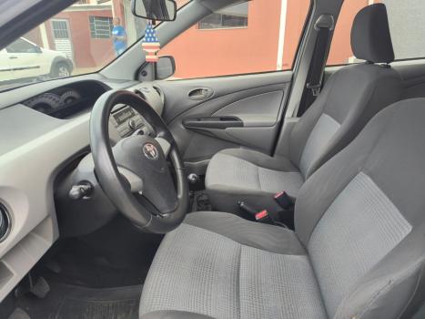 TOYOTA Etios Hatch 1.3 16V 4P FLEX XS, Foto 8