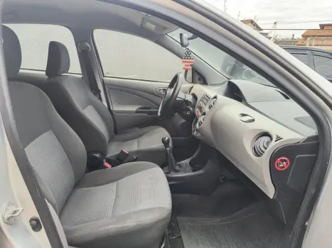 TOYOTA Etios Hatch 1.3 16V 4P FLEX XS, Foto 10