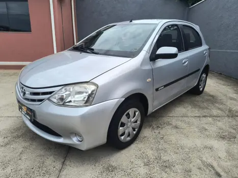 TOYOTA Etios Hatch 1.3 16V 4P FLEX XS, Foto 2