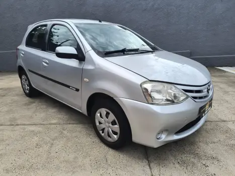 TOYOTA Etios Hatch 1.3 16V 4P FLEX XS, Foto 1