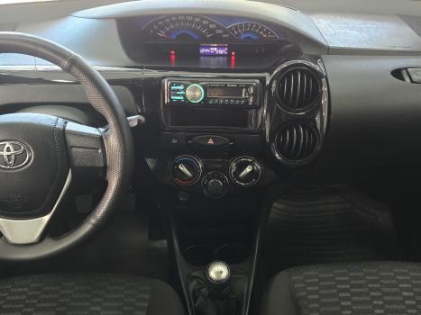 TOYOTA Etios Hatch 1.3 16V 4P FLEX X, Foto 8