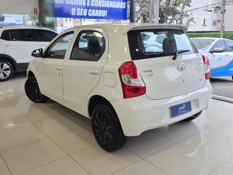 TOYOTA Etios Hatch 1.3 16V 4P FLEX X, Foto 4