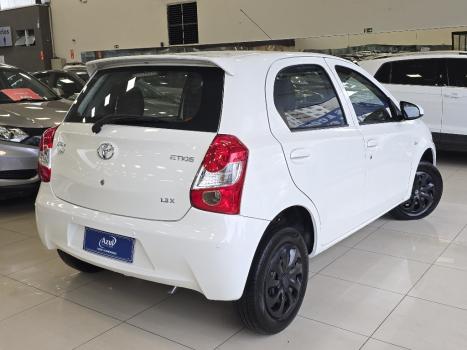 TOYOTA Etios Hatch 1.3 16V 4P FLEX X, Foto 6