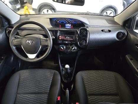 TOYOTA Etios Hatch 1.3 16V 4P FLEX X, Foto 7