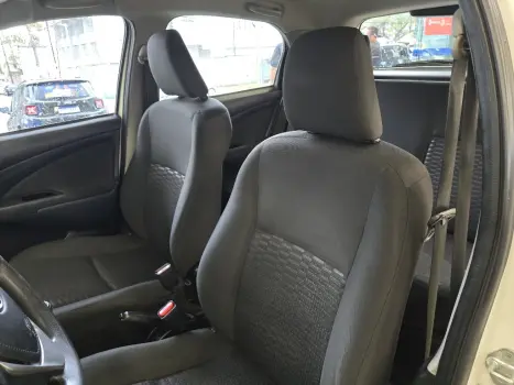 TOYOTA Etios Hatch 1.3 16V 4P FLEX X, Foto 15