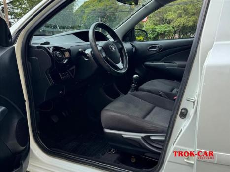 TOYOTA Etios Hatch 1.3 16V 4P FLEX, Foto 7