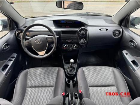 TOYOTA Etios Hatch 1.3 16V 4P FLEX, Foto 8