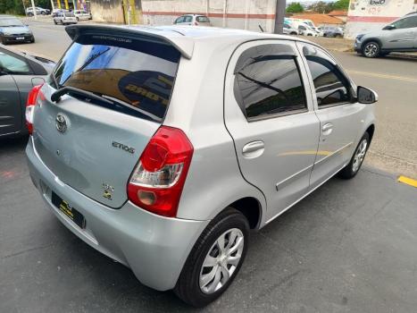 TOYOTA Etios Hatch 1.3 16V 4P FLEX X, Foto 6