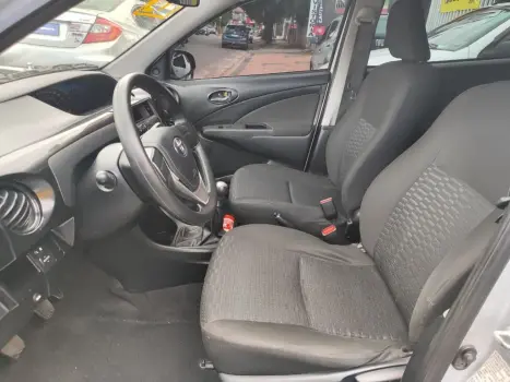 TOYOTA Etios Hatch 1.3 16V 4P FLEX X, Foto 9