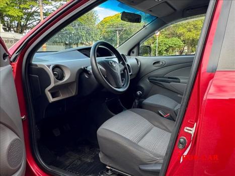 TOYOTA Etios Hatch 1.3 16V 4P FLEX XS, Foto 6