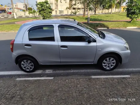 TOYOTA Etios Hatch 1.3 16V 4P FLEX, Foto 4