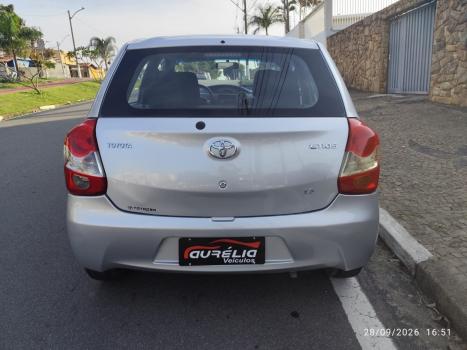 TOYOTA Etios Hatch 1.3 16V 4P FLEX, Foto 6